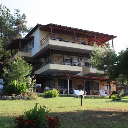 Bambola Apartments Nea Moudania Buitenkant foto